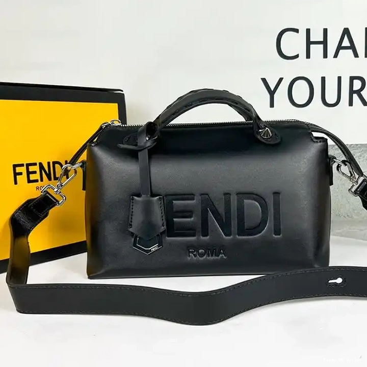 Vintage HOT In Fendi Logo By Black Way The Medium ROMA Leather Boston Bag Calf 0529